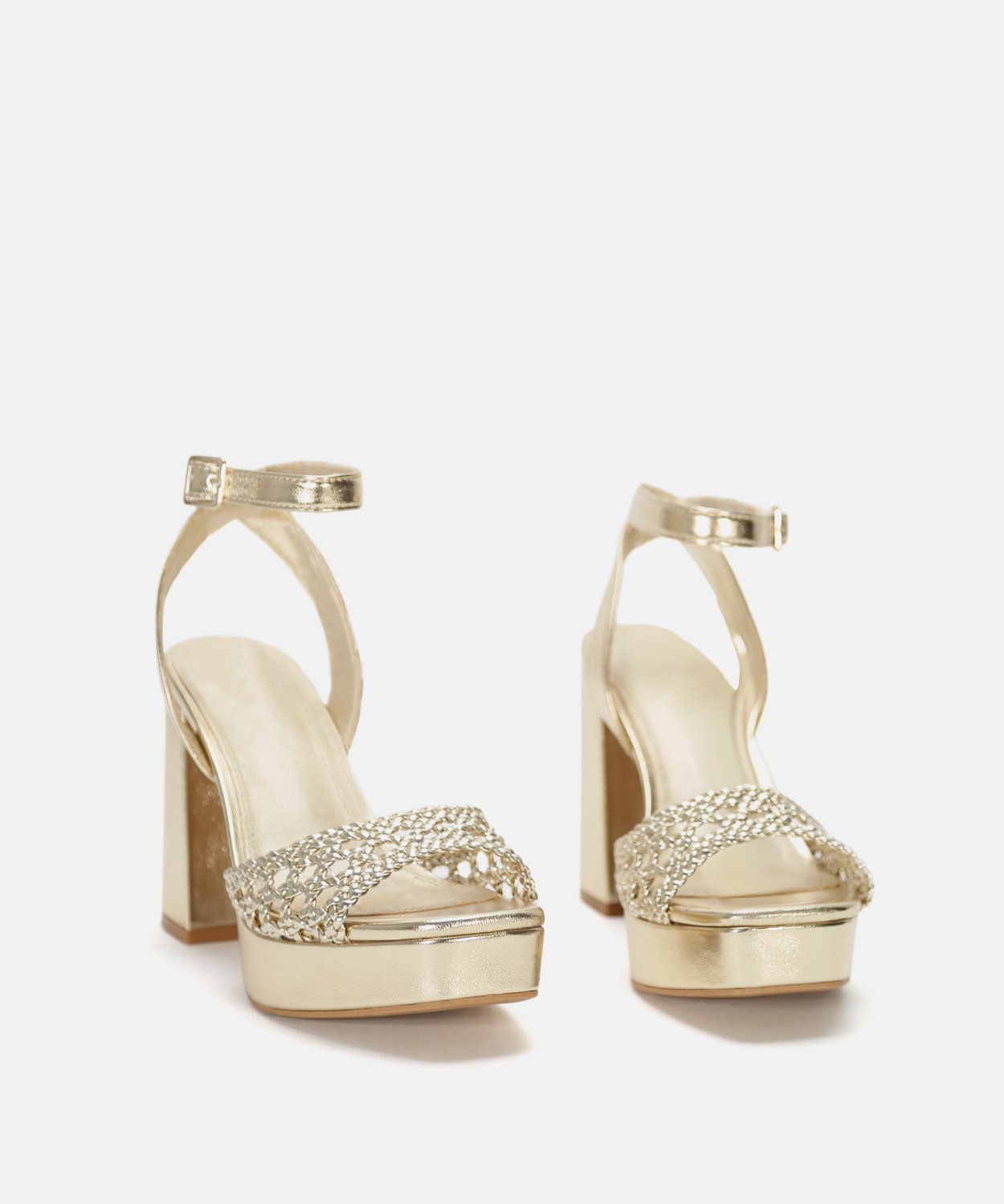 Sand&aacute;lia plataforma tran&ccedil;ada image number null